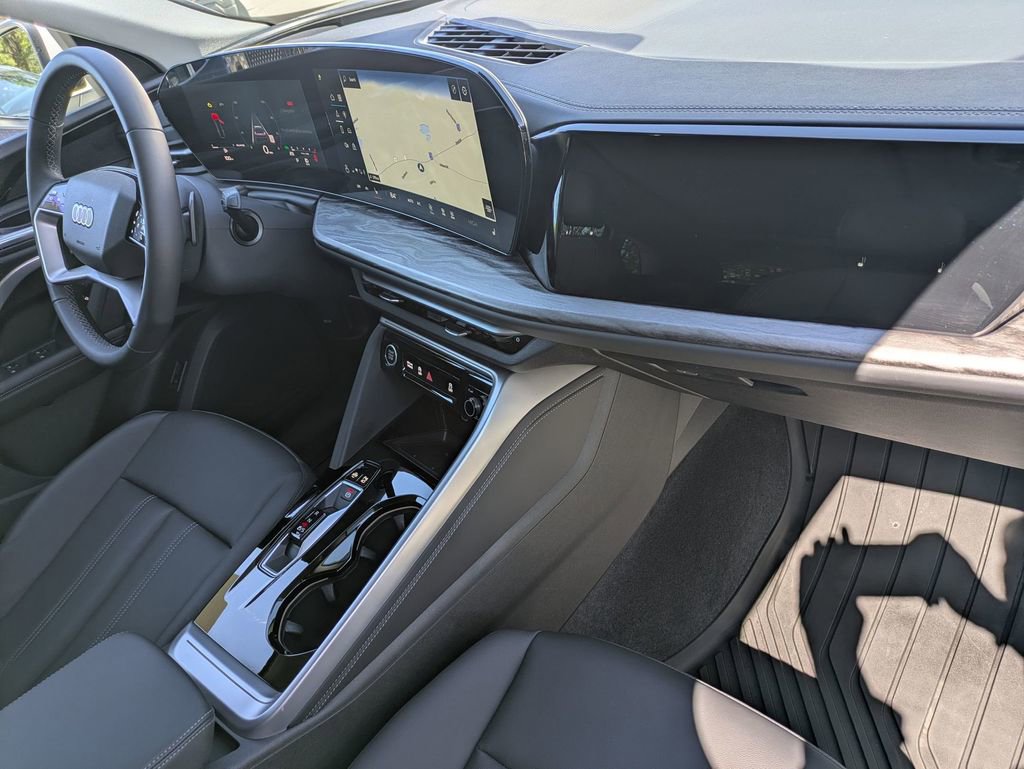 Used 2025 Audi Q5 Premium w/ Convenience Package AWD/4WD image 36