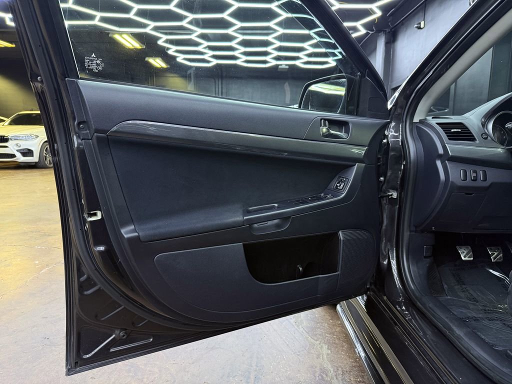 Used 2010 Mitsubishi Lancer Evolution GSR image 12