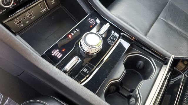 Used 2022 Jeep Grand Cherokee Overland w/ Advanced Protech Group III image 23