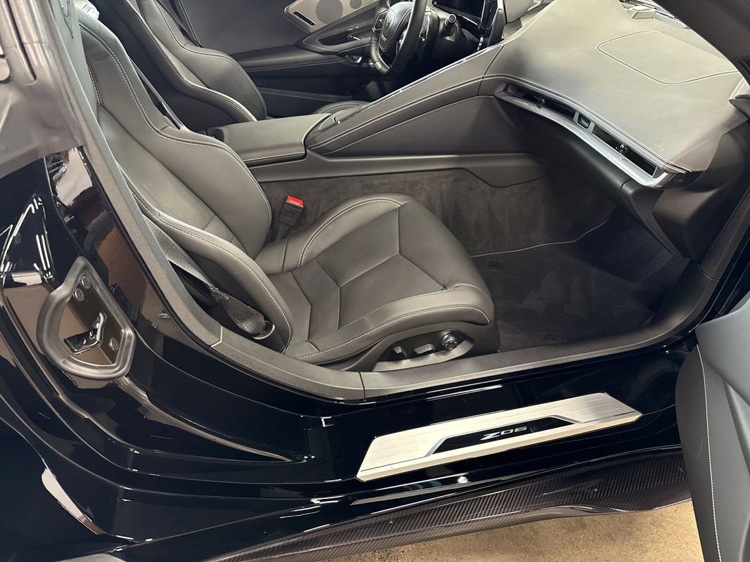 Used 2025 Chevrolet Corvette Z06 image 65