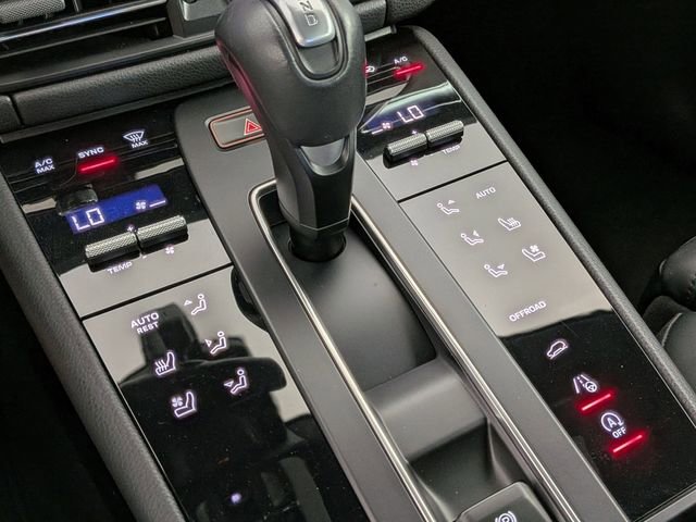 Used 2023 Porsche Macan Turbo image 26