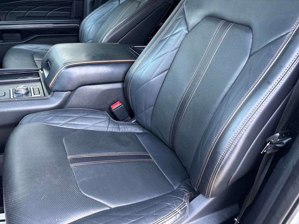 Used 2022 Ford Expedition Max Platinum AWD/4WD image 24