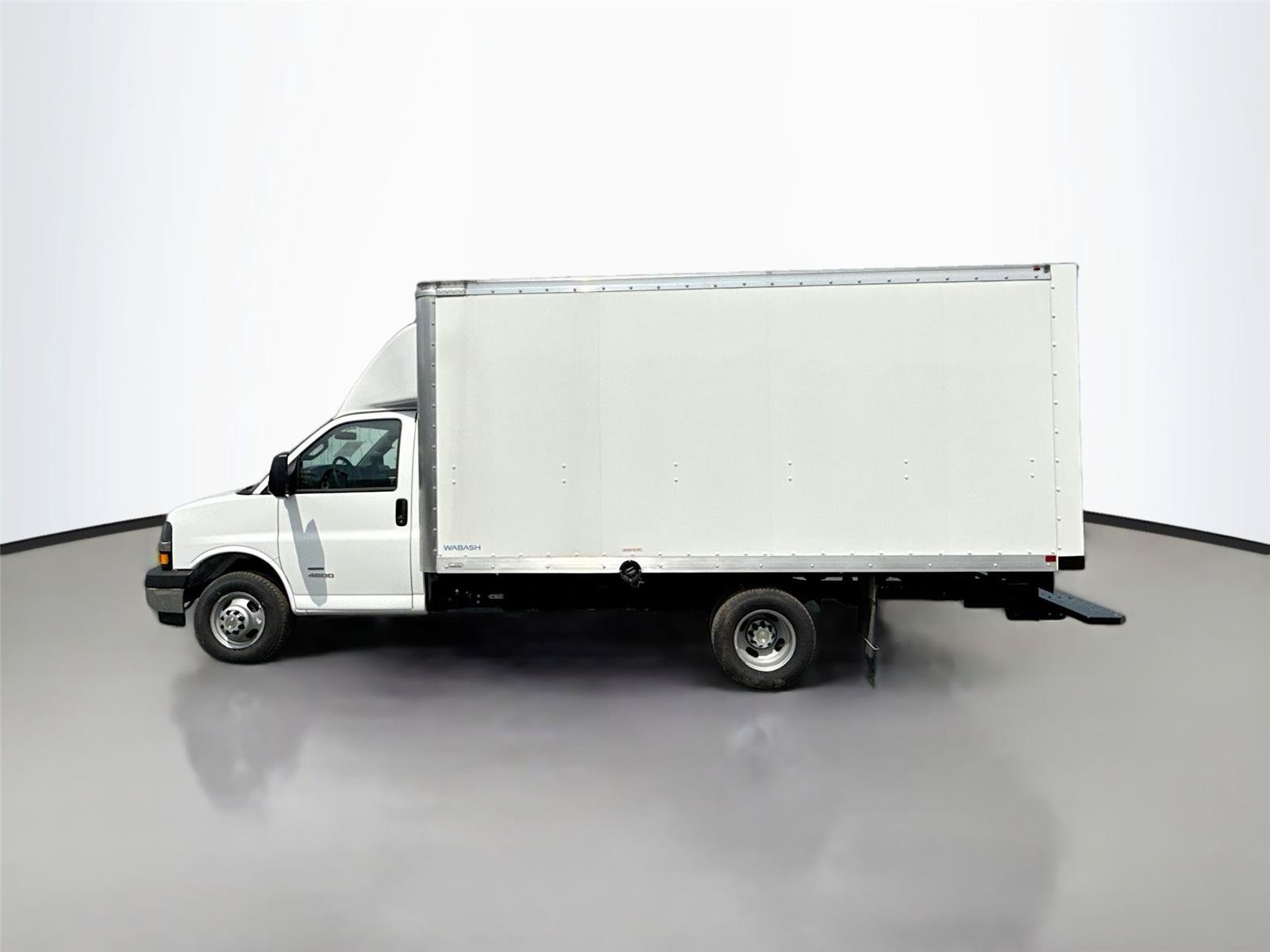 New 2024 Chevrolet Express 4500 w/ Power Convenience Package RWD image 4