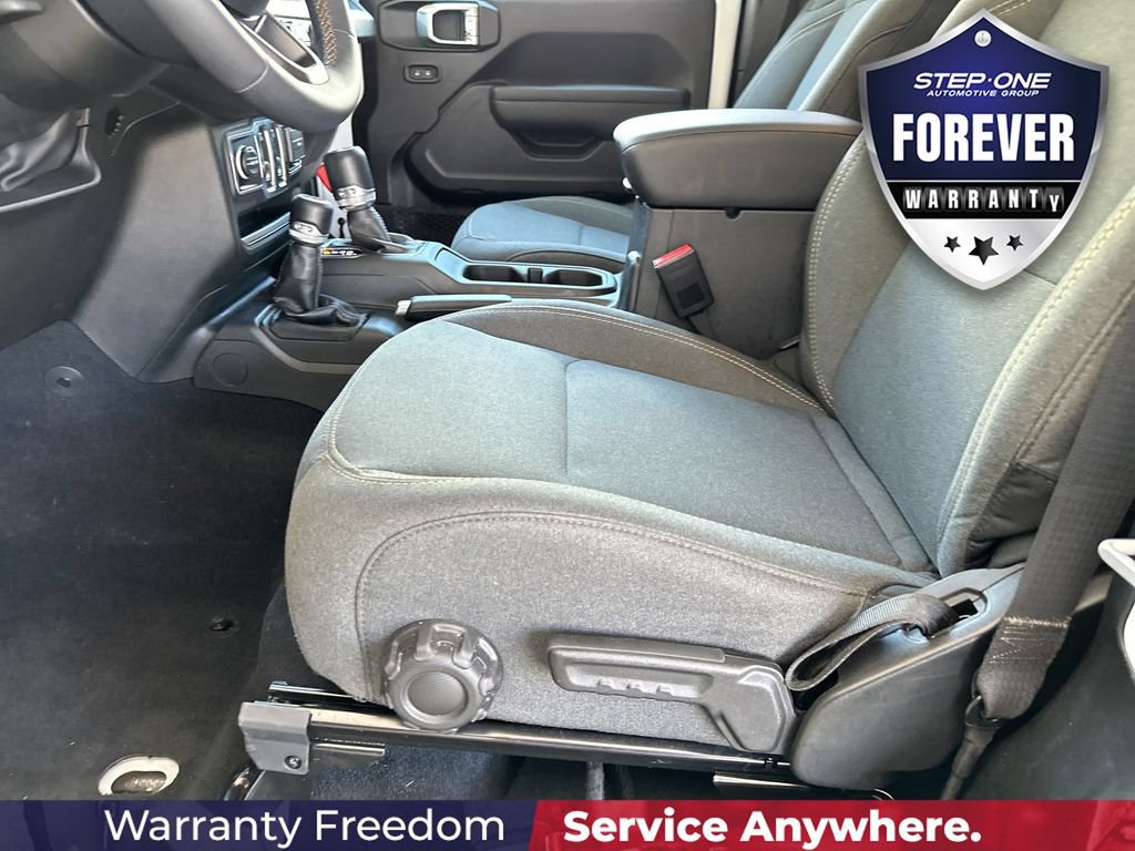 Used 2025 Jeep Wrangler Sport AWD/4WD image 14