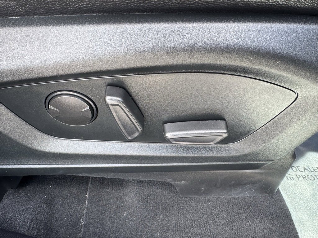 Used 2022 Ford Explorer Limited w/ Equipment Group 301A image 25