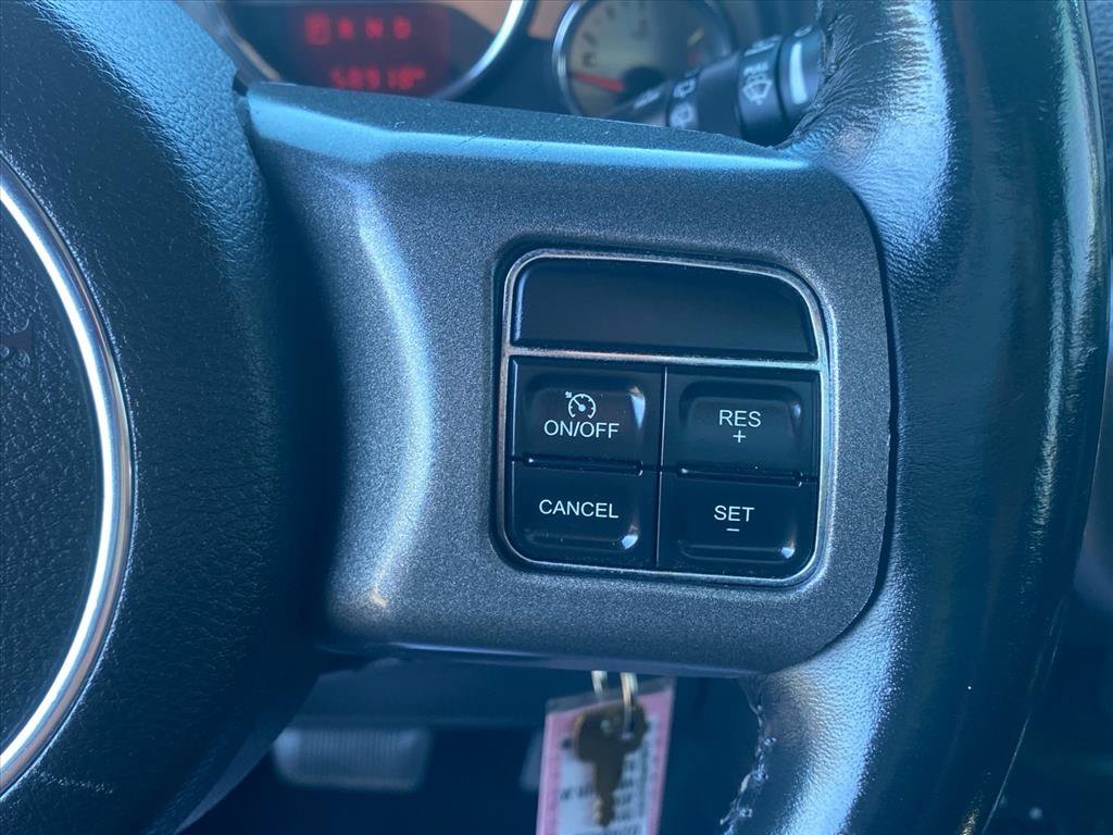 Used 2018 Jeep Wrangler Unlimited Rubicon w/ Connectivity Group AWD/4WD image 16