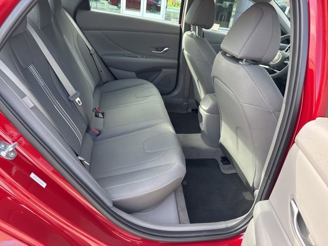 Certified 2025 Hyundai Elantra Sport image 24