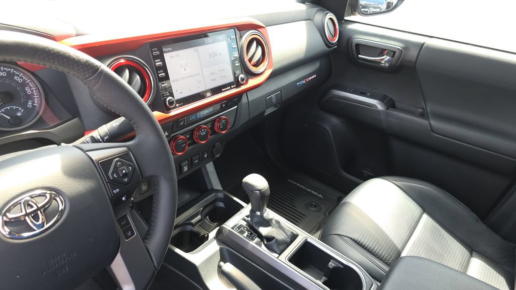 Used 2020 Toyota Tacoma TRD Sport w/ TRD Premium Sport Package AWD/4WD image 22