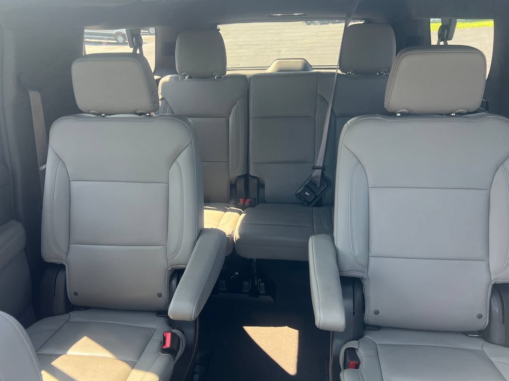 Used 2022 Chevrolet Suburban LT w/ Luxury Package AWD/4WD image 21