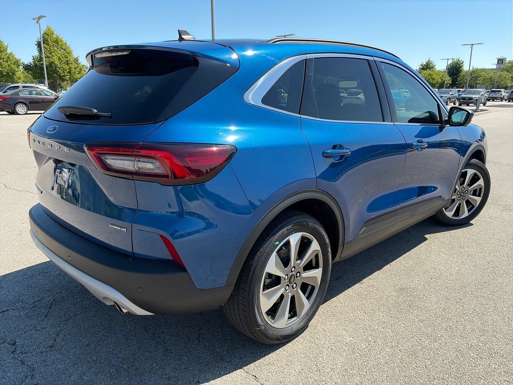Used 2023 Ford Escape Platinum w/ Premium Technology Package AWD/4WD image 7