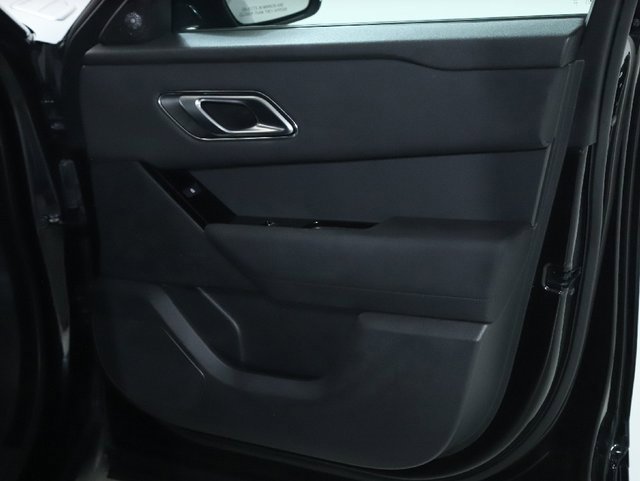 Certified 2025 Land Rover Range Rover Velar Dynamic SE image 34