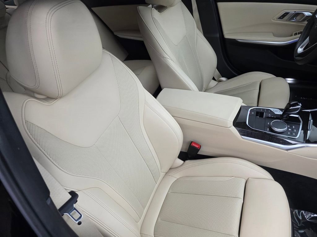 Used 2022 BMW 330i Sedan w/ Driving Assistance Package RWD image 28