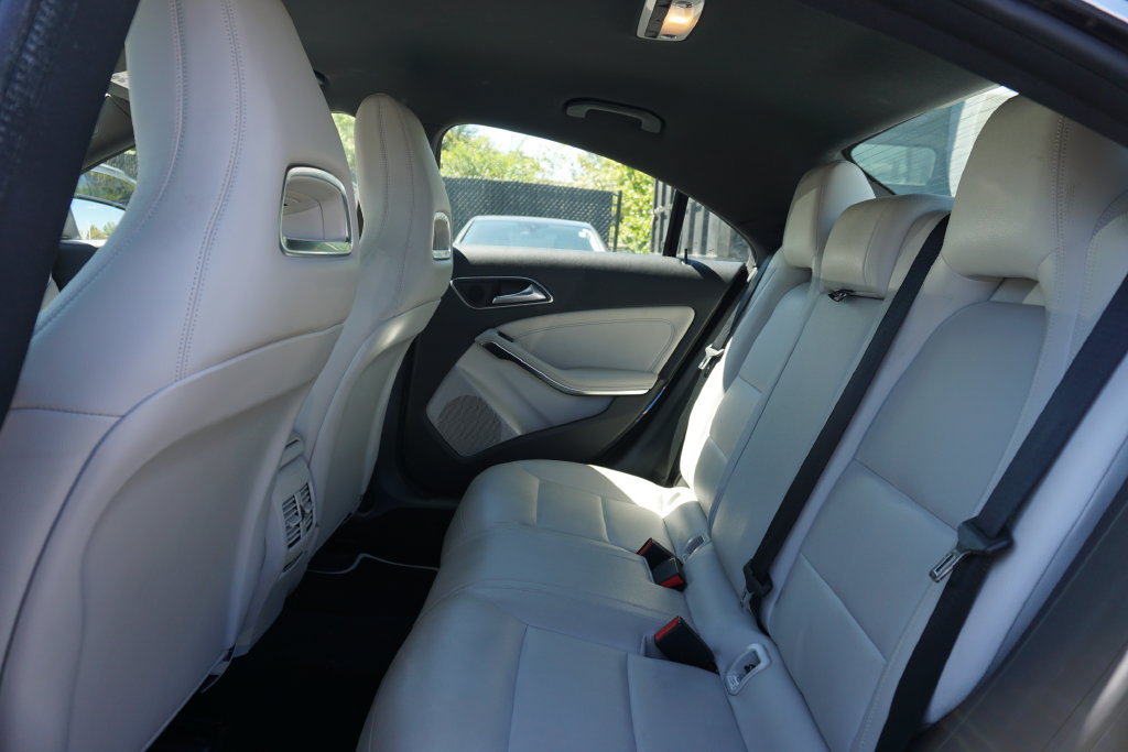 Used 2014 Mercedes-Benz CLA 250 image 16