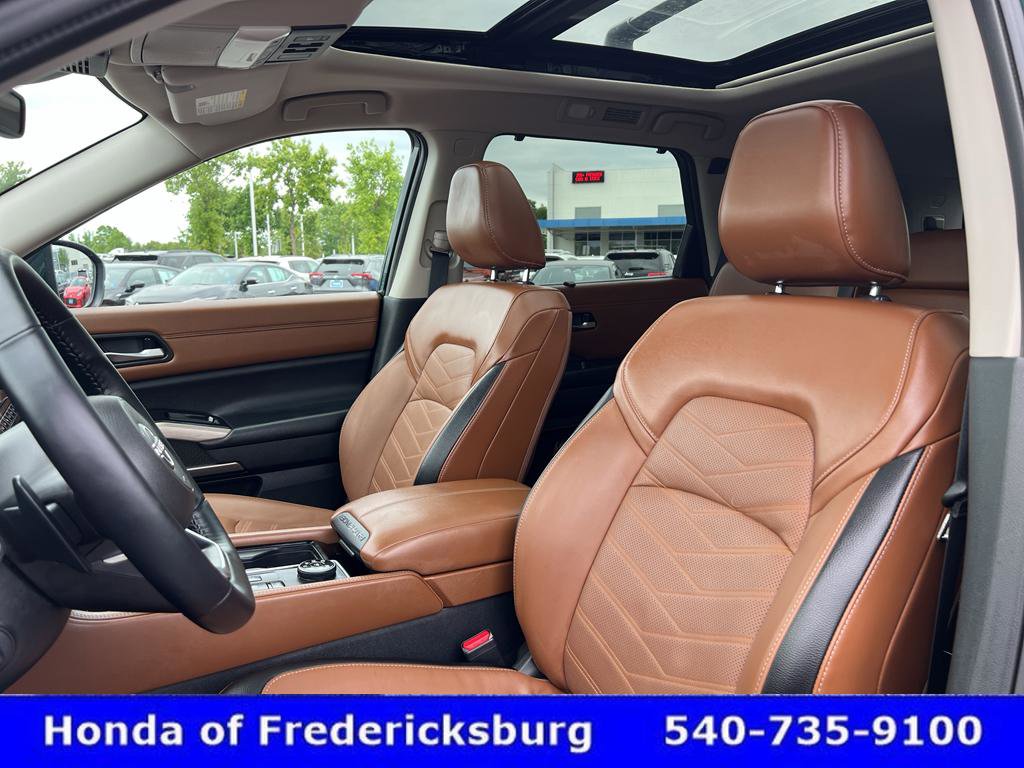 Used 2024 Nissan Pathfinder Platinum w/ Cargo Package AWD/4WD image 15