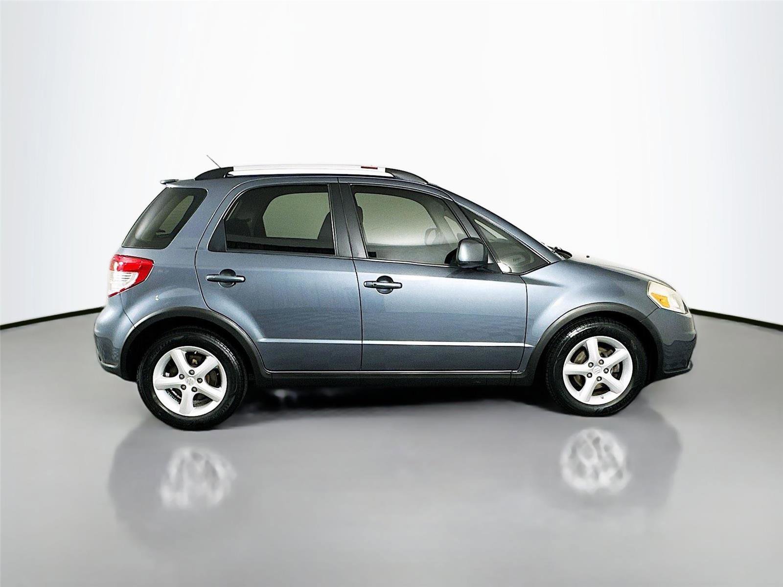 Used 2009 Suzuki SX4 AWD Hatchback w/ Touring Pkg image 16