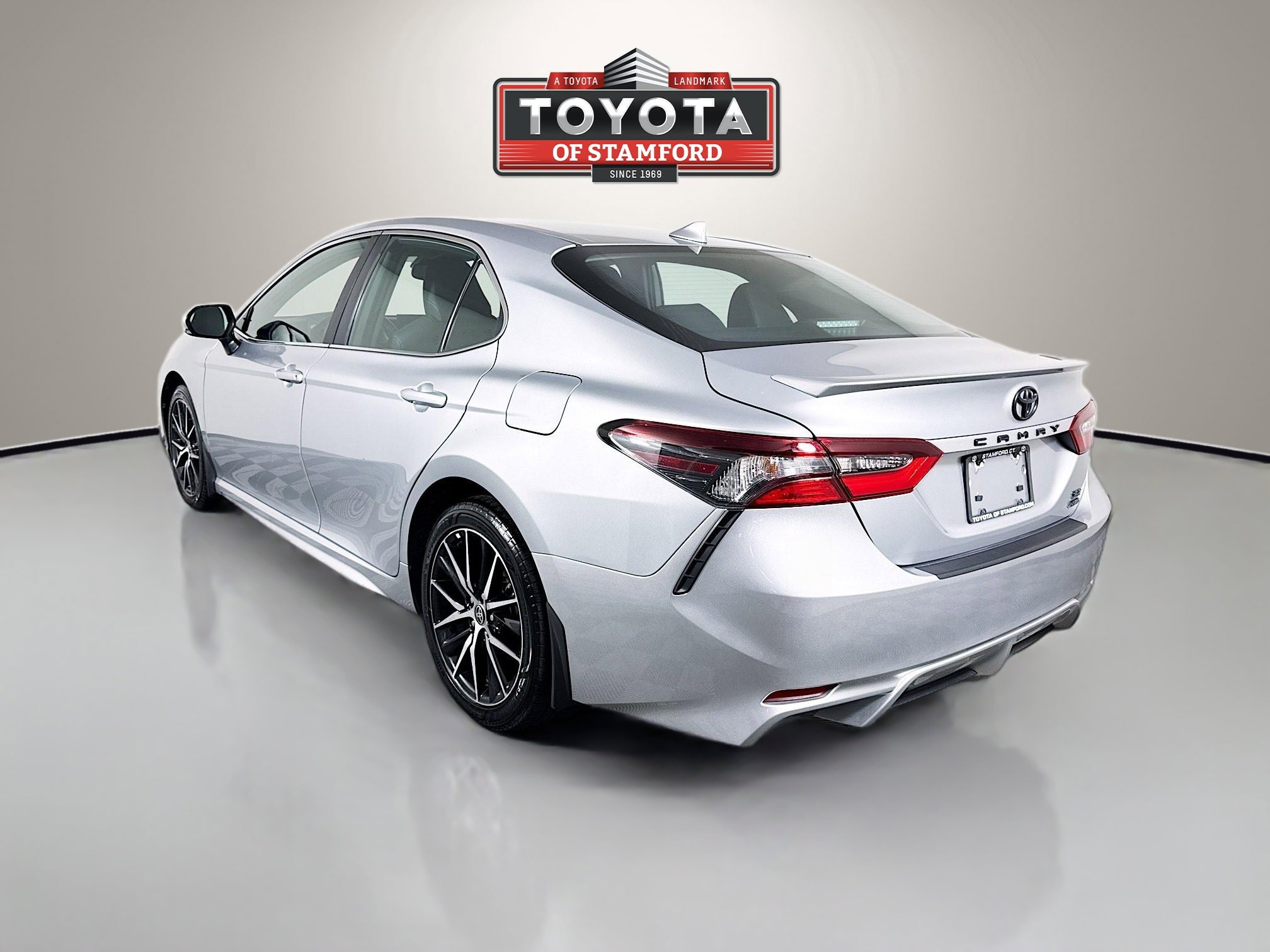 Certified 2023 Toyota Camry SE w/ Cold Weather Package AWD/4WD image 5