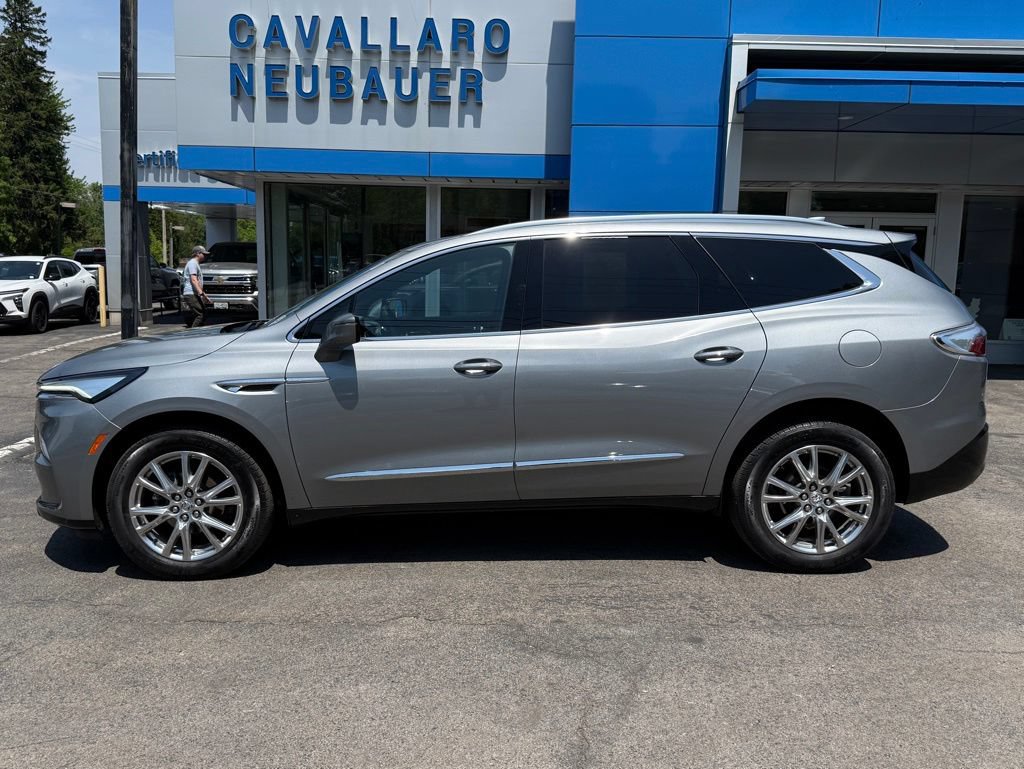 Used 2023 Buick Enclave Essence w/ Experience Buick Package AWD/4WD image 8