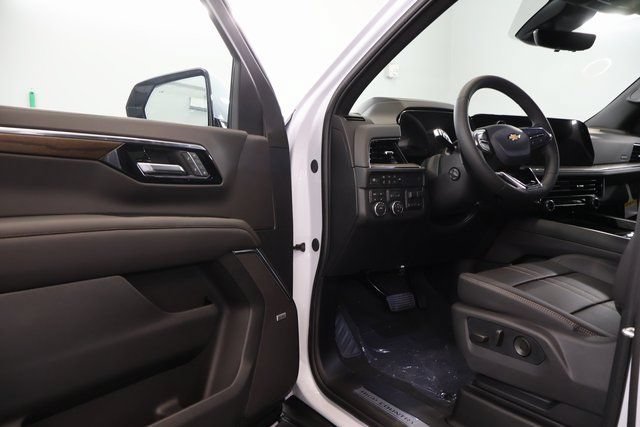 New 2026 Chevrolet Tahoe High Country w/ Sun And Tow Package AWD/4WD image 9