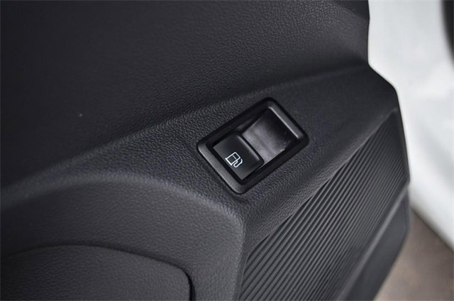 Certified 2023 Volkswagen Taos SE image 9