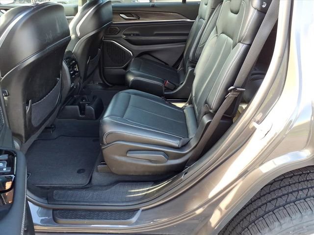 Used 2023 Jeep Grand Cherokee L Overland w/ Luxury Tech Group IV image 13
