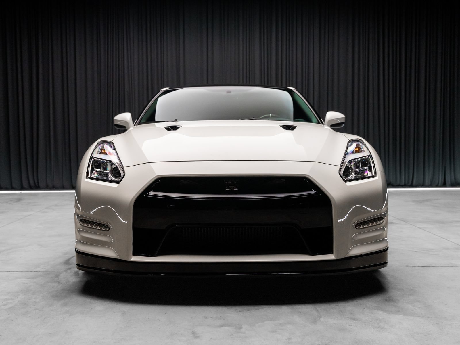 Used 2015 Nissan GT-R Premium AWD/4WD image 20