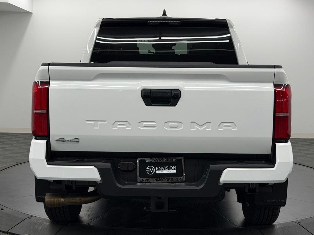 Certified 2026 Toyota Tacoma SR5 AWD/4WD image 11