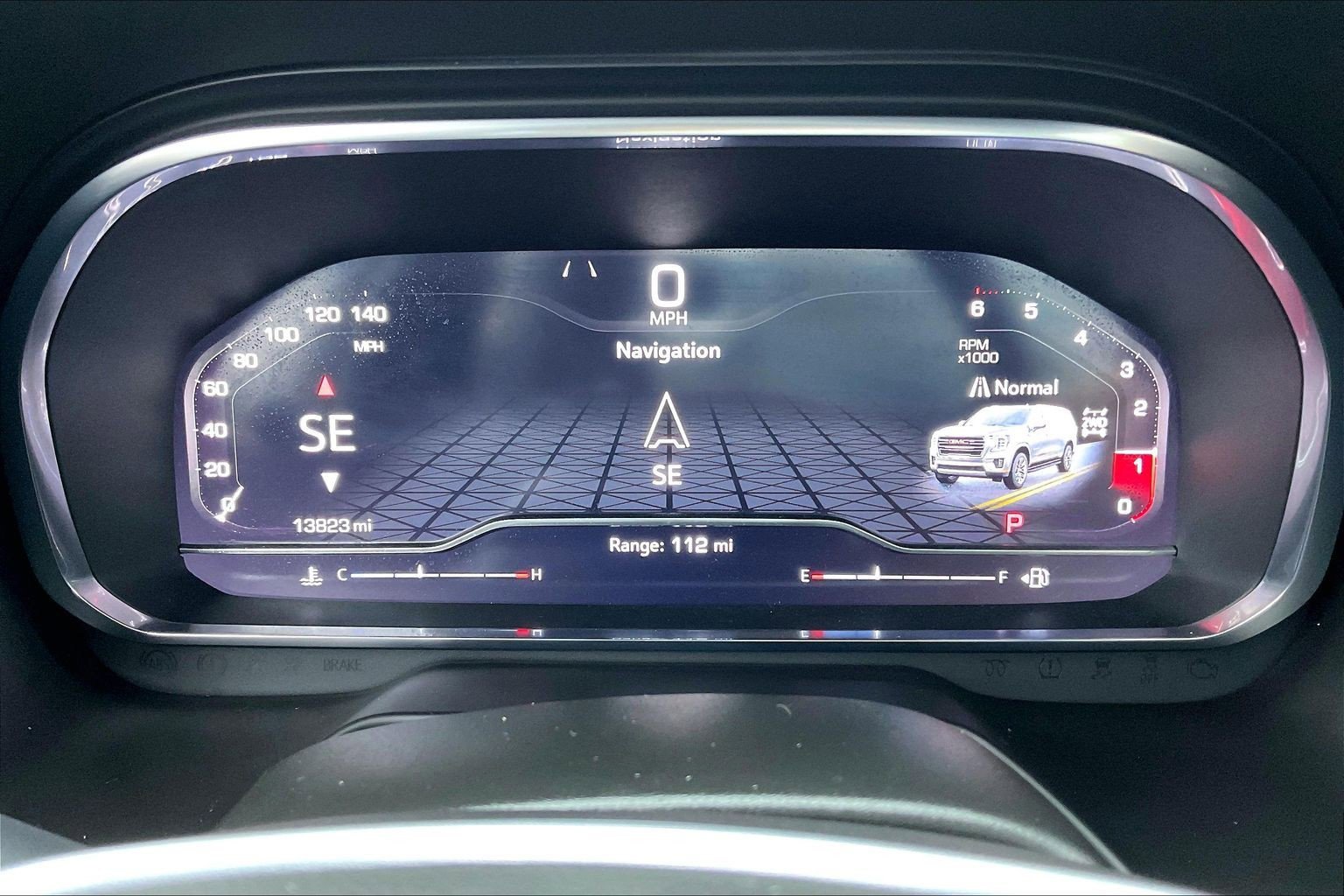 Used 2024 GMC Yukon SLT w/ SLT Luxury Package image 22