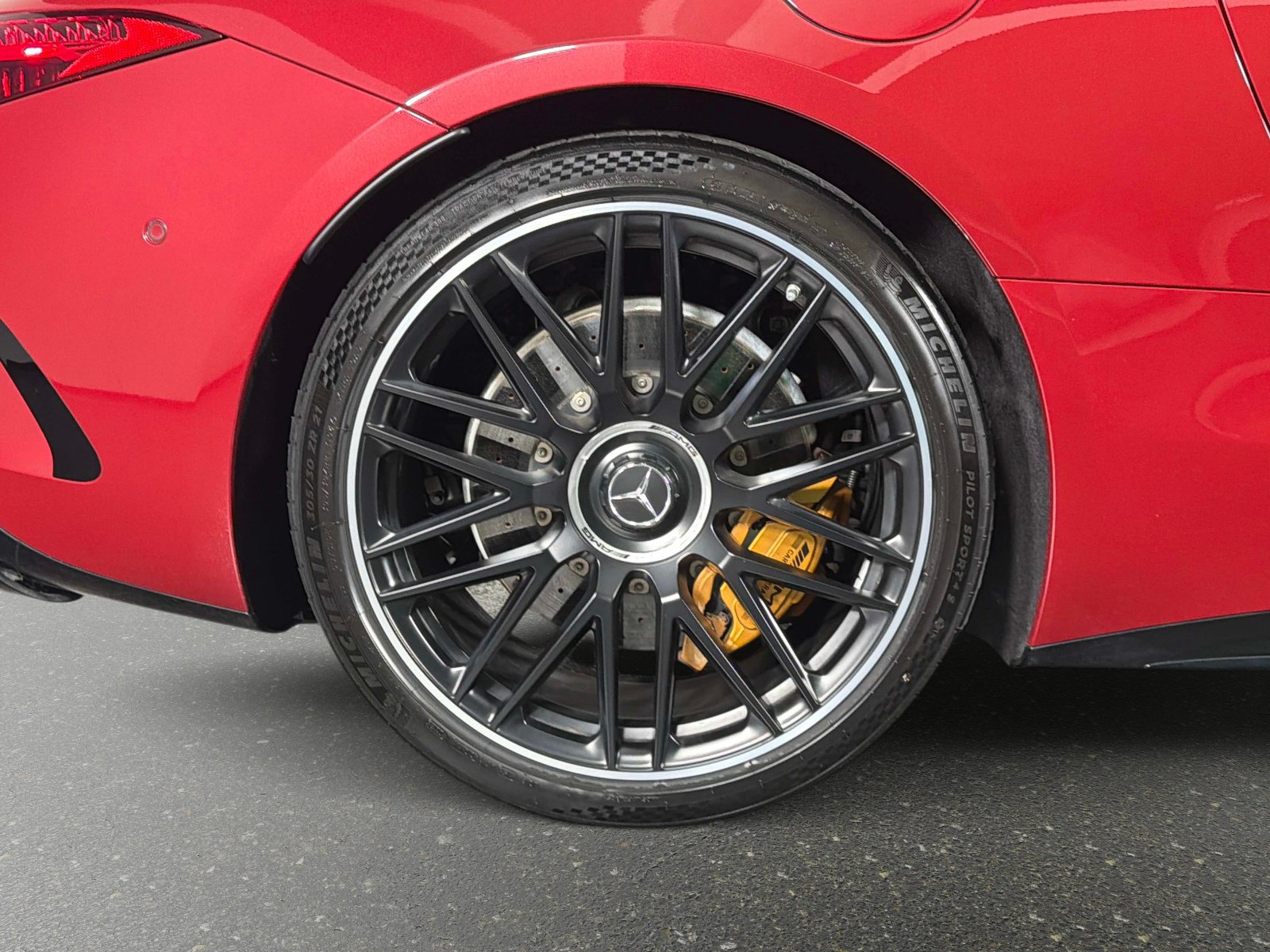 Used 2025 Mercedes-Benz SL 63 AMG 4MATIC image 5