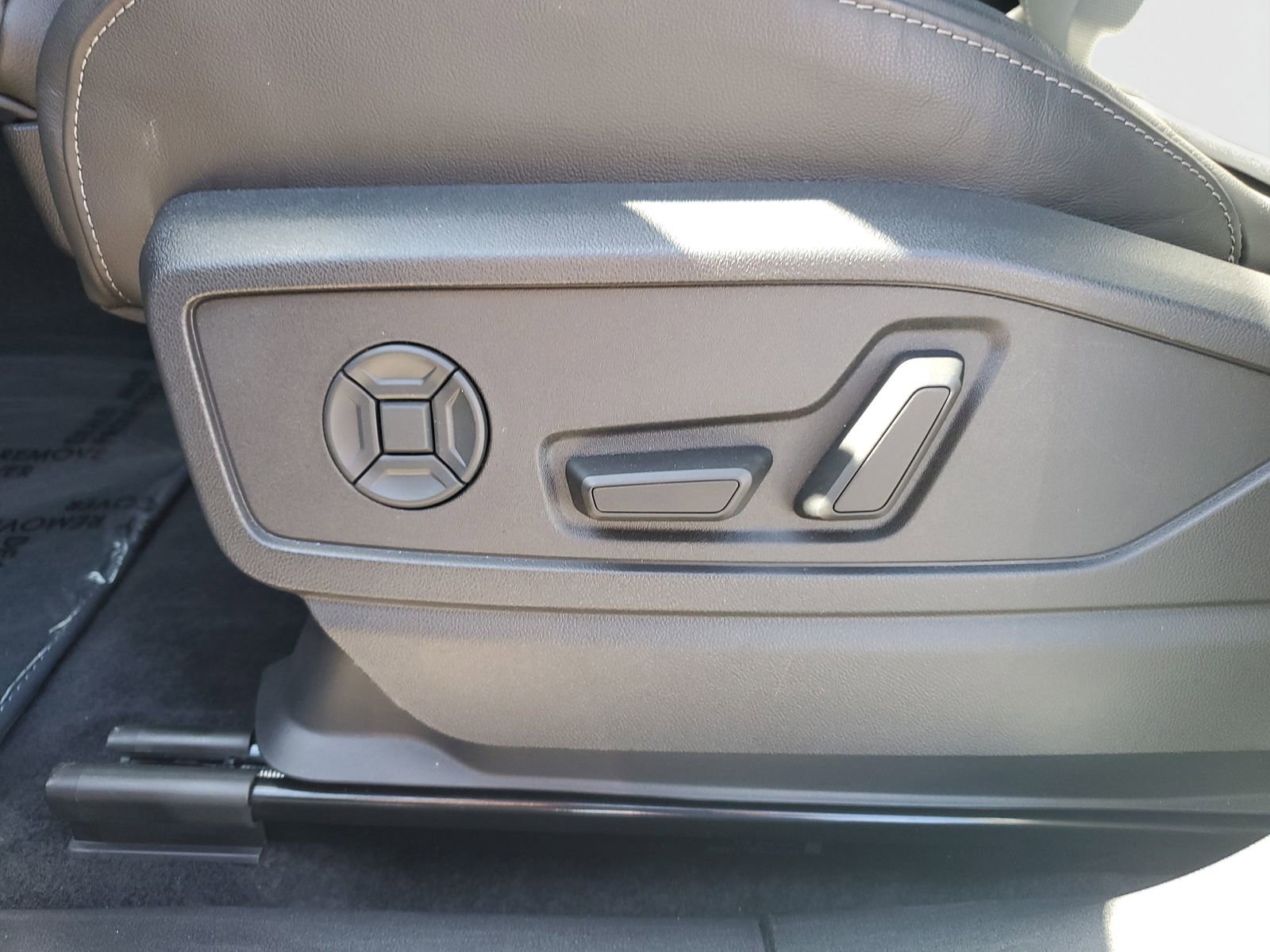 Used 2025 Audi Q5 Premium Plus w/ Premium Plus image 24