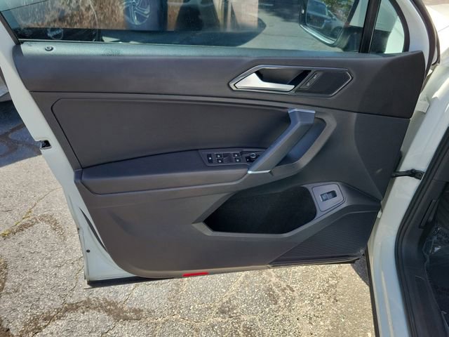 Used 2018 Volkswagen Tiguan SEL FWD image 9