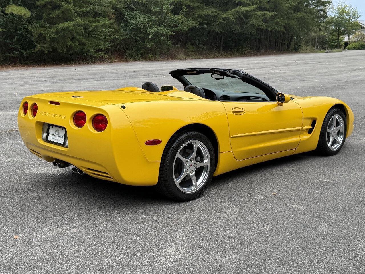 Used 2002 Chevrolet Corvette Convertible w/ Preferred Equipment Group2 RWD image 6