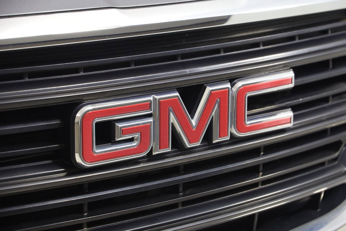 Used 2018 GMC Terrain SLE w/ Driver Convenience Package FWD image 15
