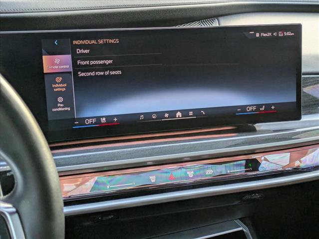 Used 2023 BMW 740i image 13