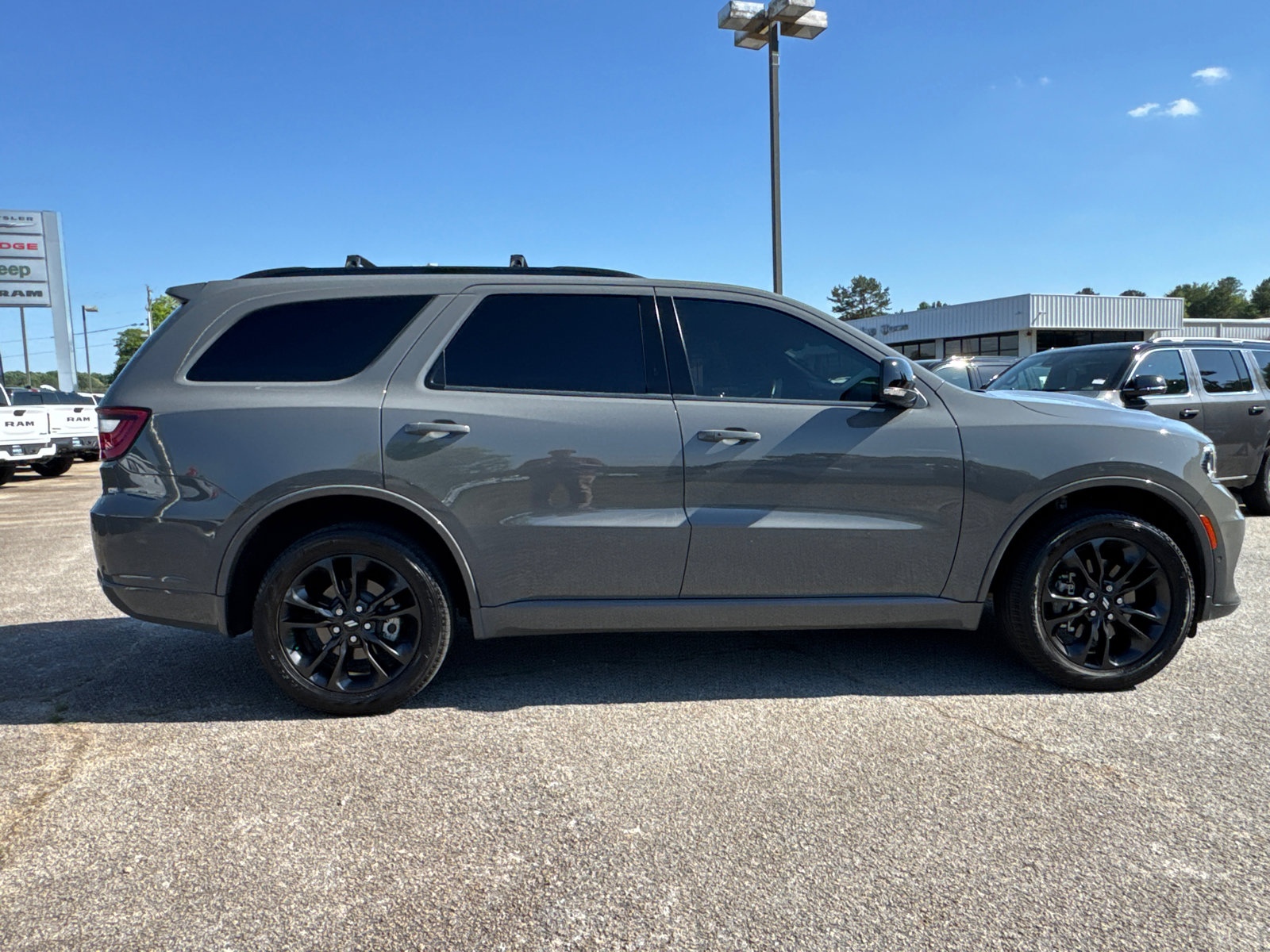 Used 2025 Dodge Durango GT AWD/4WD image 4