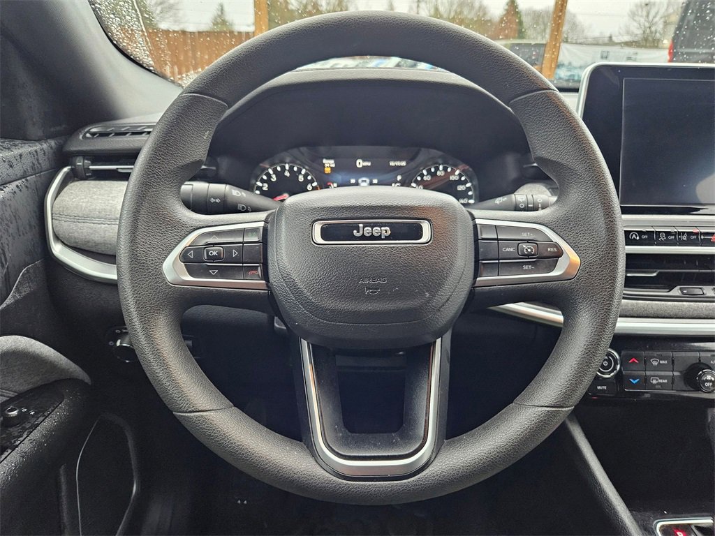 Certified 2025 Jeep Compass Sport image 22