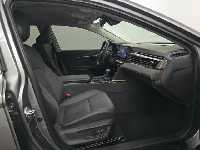 Used 2026 Toyota Camry XLE image 6