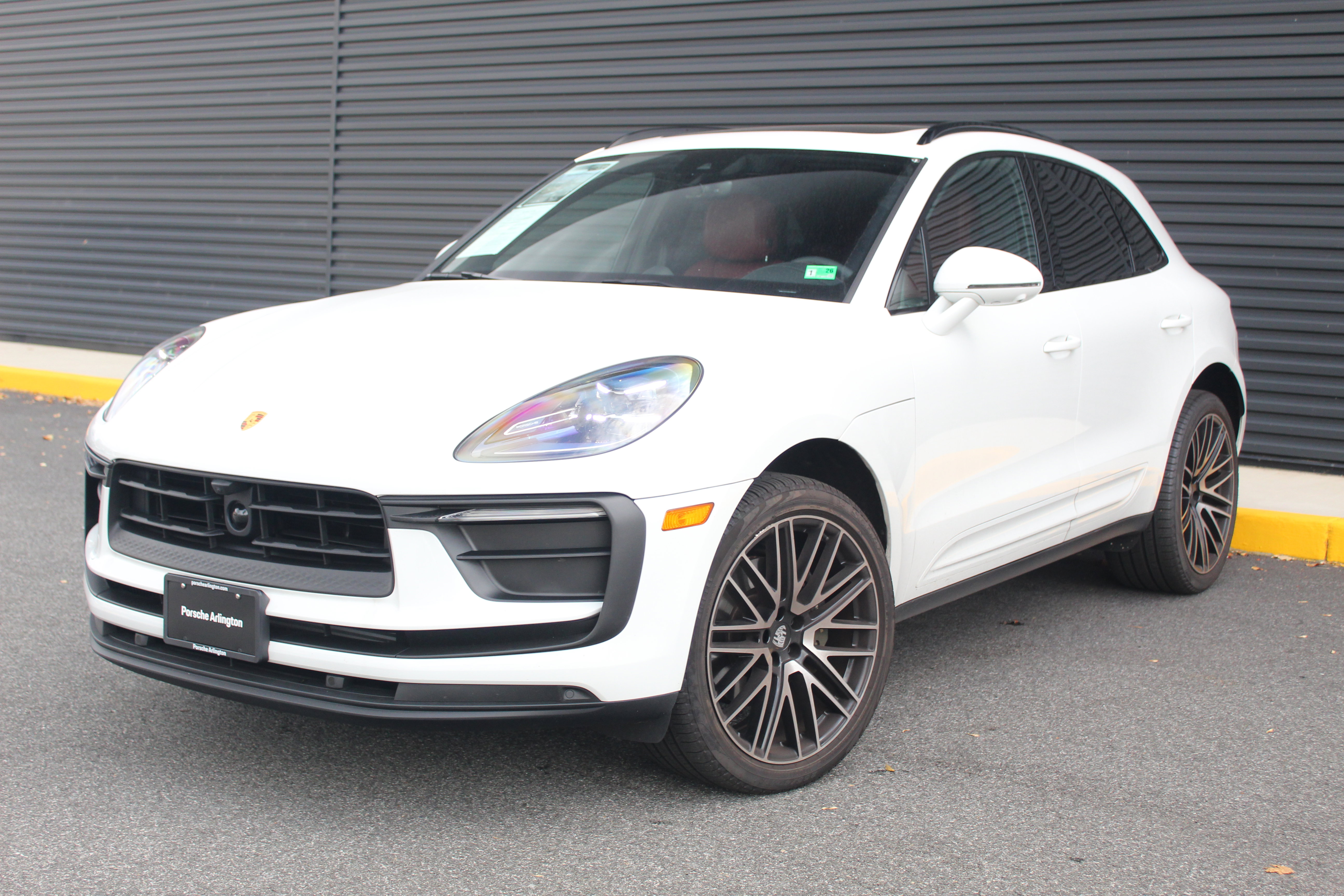 Certified 2025 Porsche Macan video 1