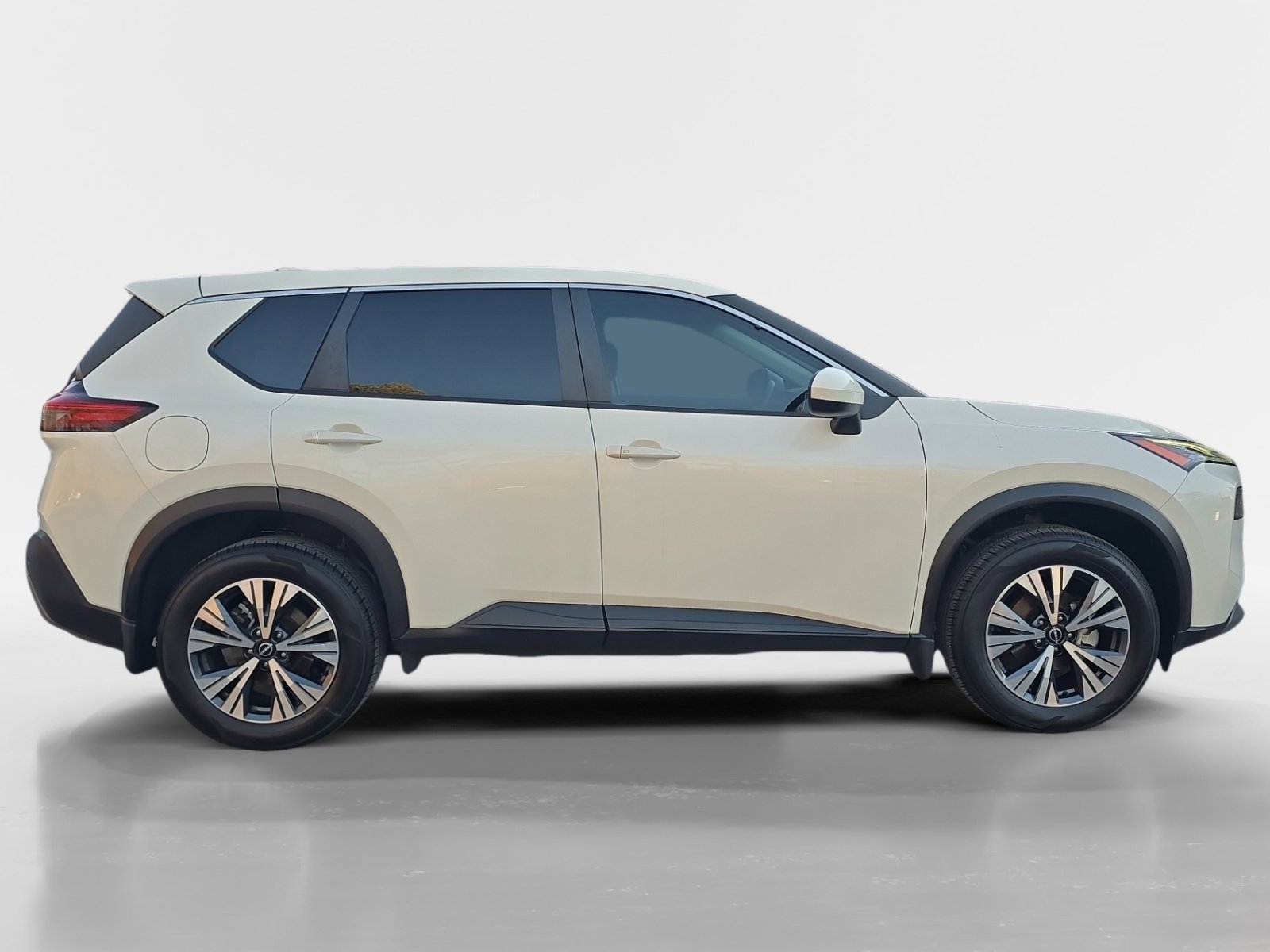Used 2023 Nissan Rogue SV image 6