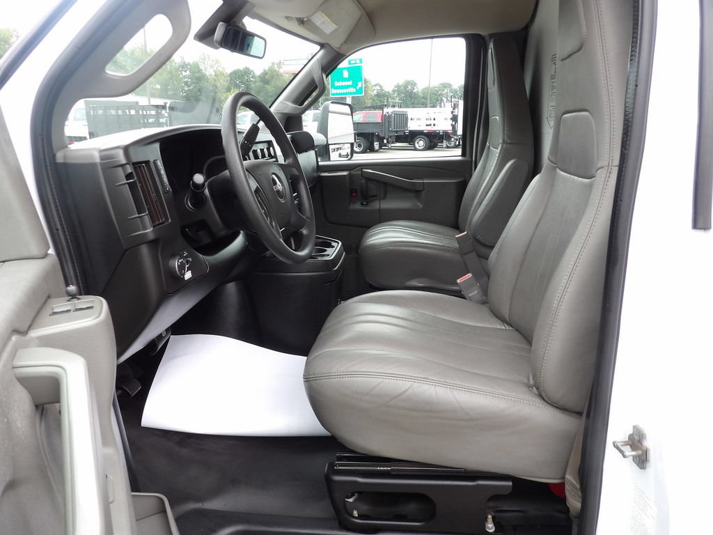 Used 2021 GMC Savana 3500 Extended w/ Power Convenience Package RWD image 16