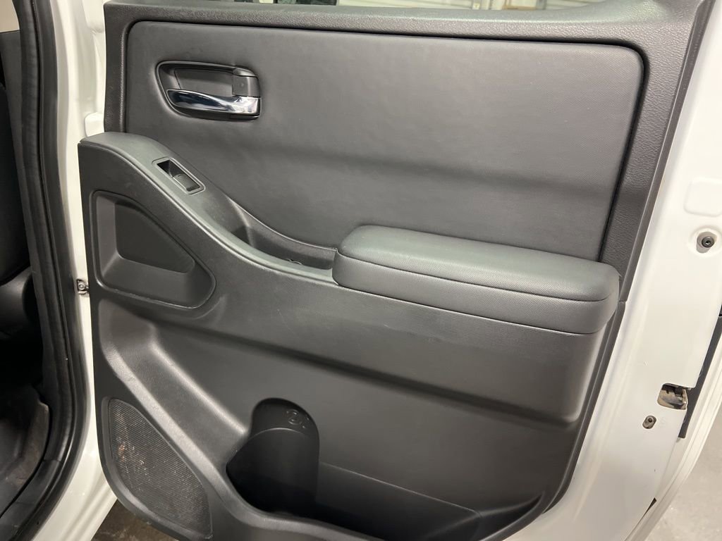 Used 2022 Nissan Frontier SV image 12