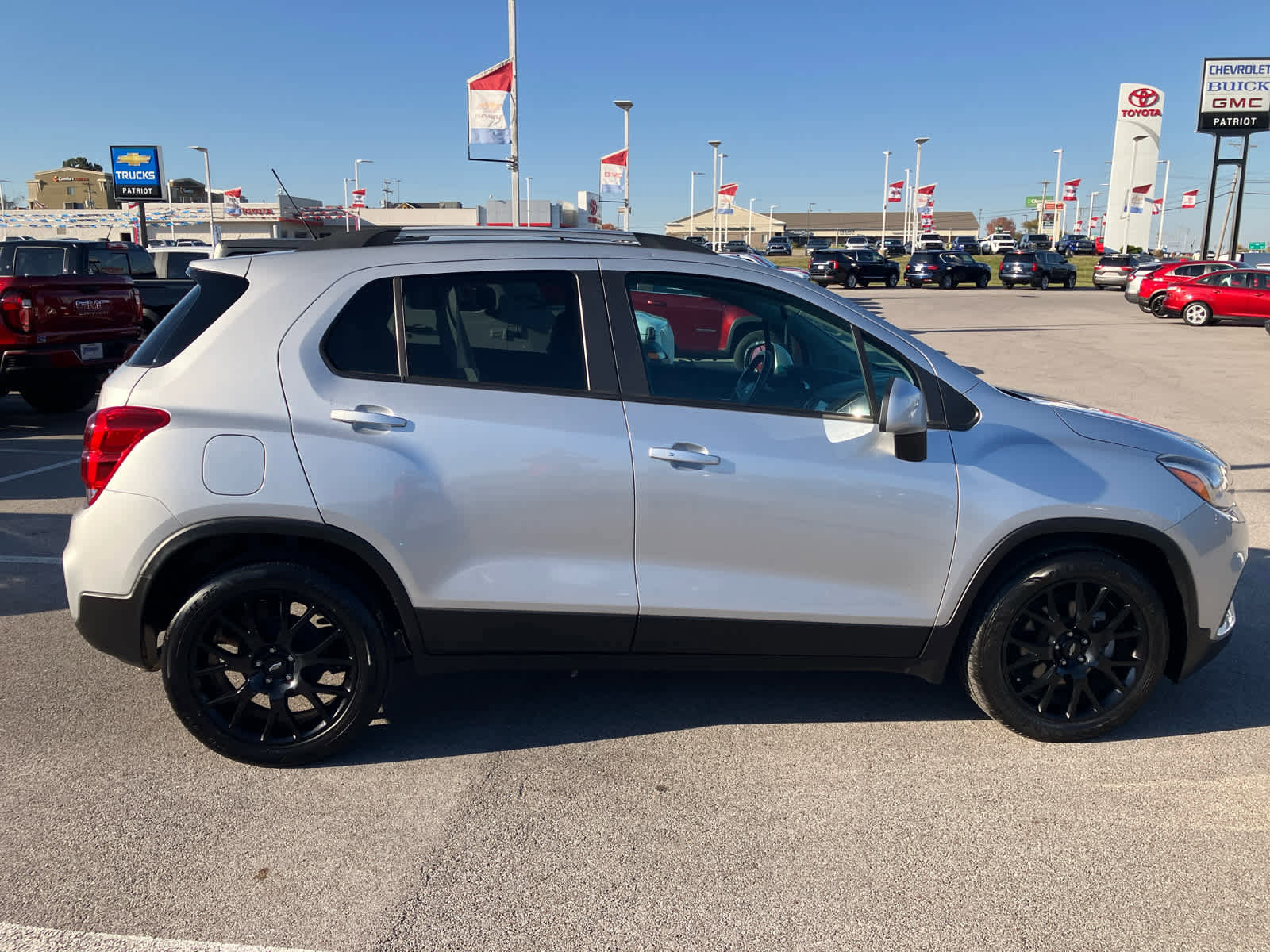 Used 2022 Chevrolet Trax LT w/ Sport Edition image 8