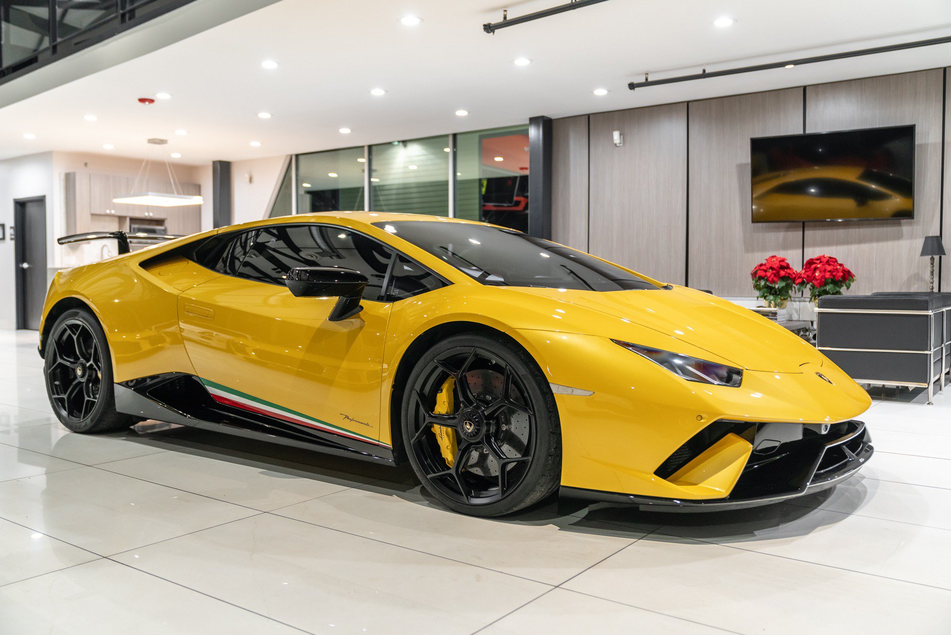 Used 2018 Lamborghini Huracan Performante AWD/4WD image 5
