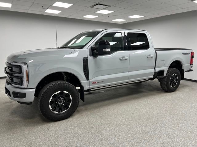 Used 2025 Ford F350 Platinum w/ Tremor Off-Road Package AWD/4WD image 6