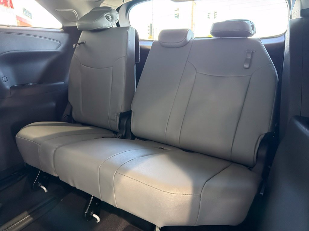 New 2026 Toyota Sienna XLE AWD/4WD image 31