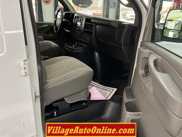 Used 2014 Chevrolet Express 2500 image 32