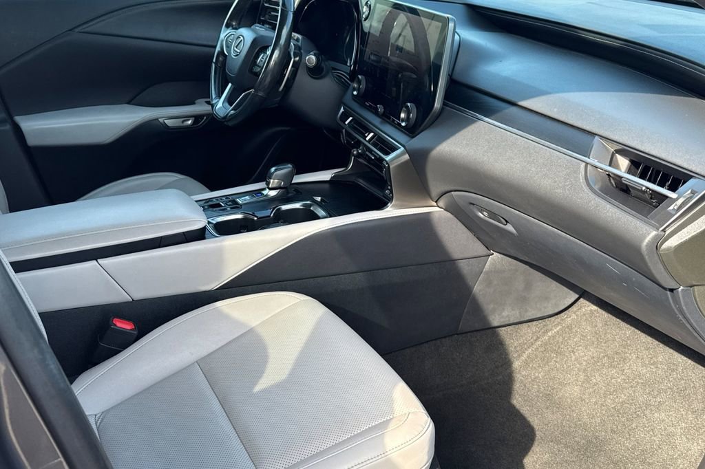 Used 2023 Lexus RX 350h w/ Accessory Package (Z1) image 16