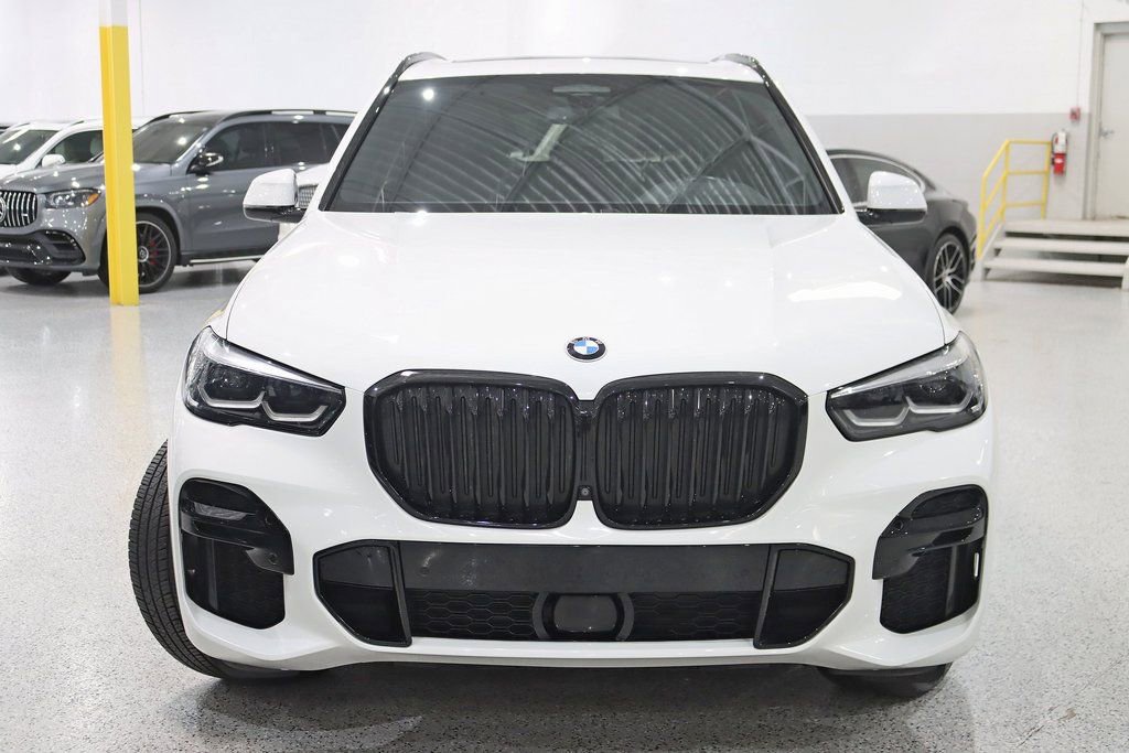 Used 2022 BMW X5 M50i image 8