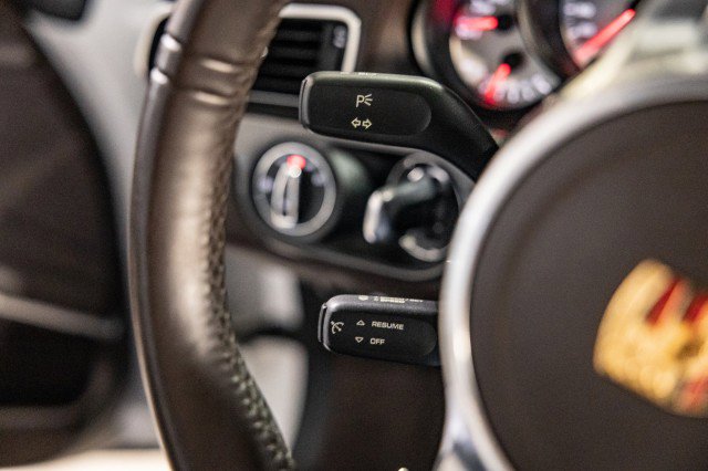 Used 2015 Porsche 911 Turbo S image 21