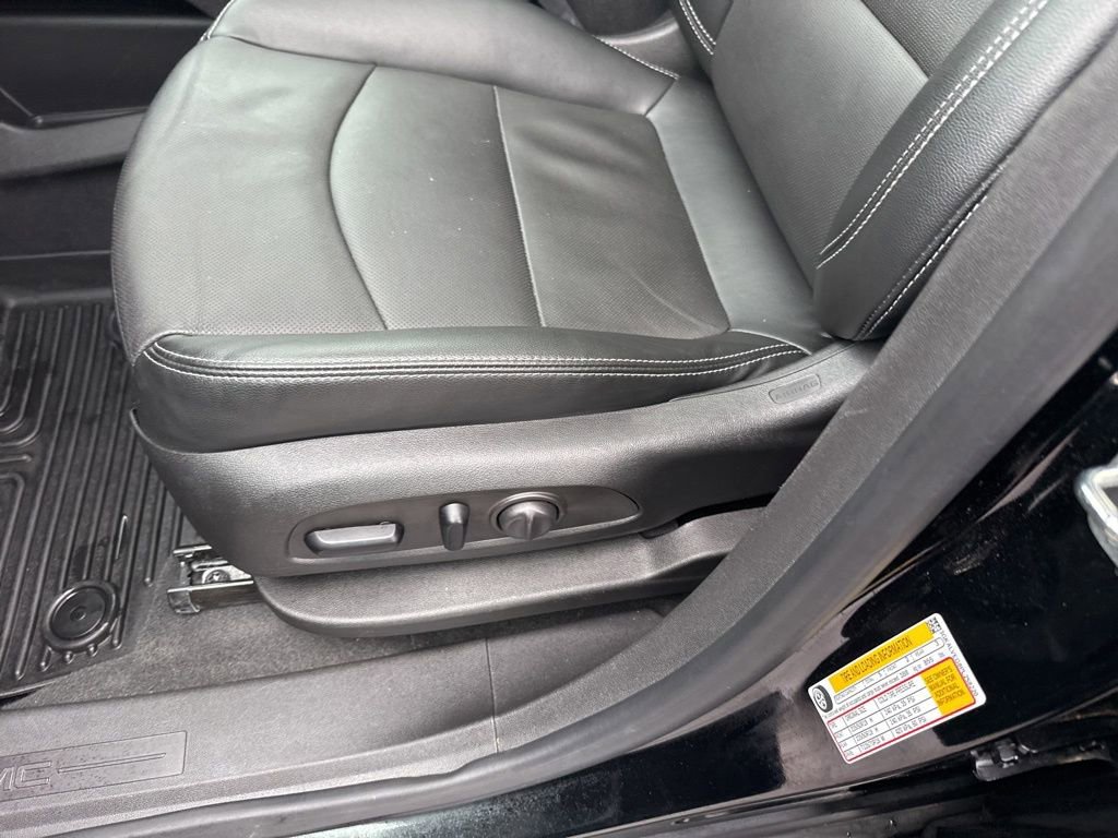 Used 2023 GMC Terrain SLT w/ Infotainment Package II image 19