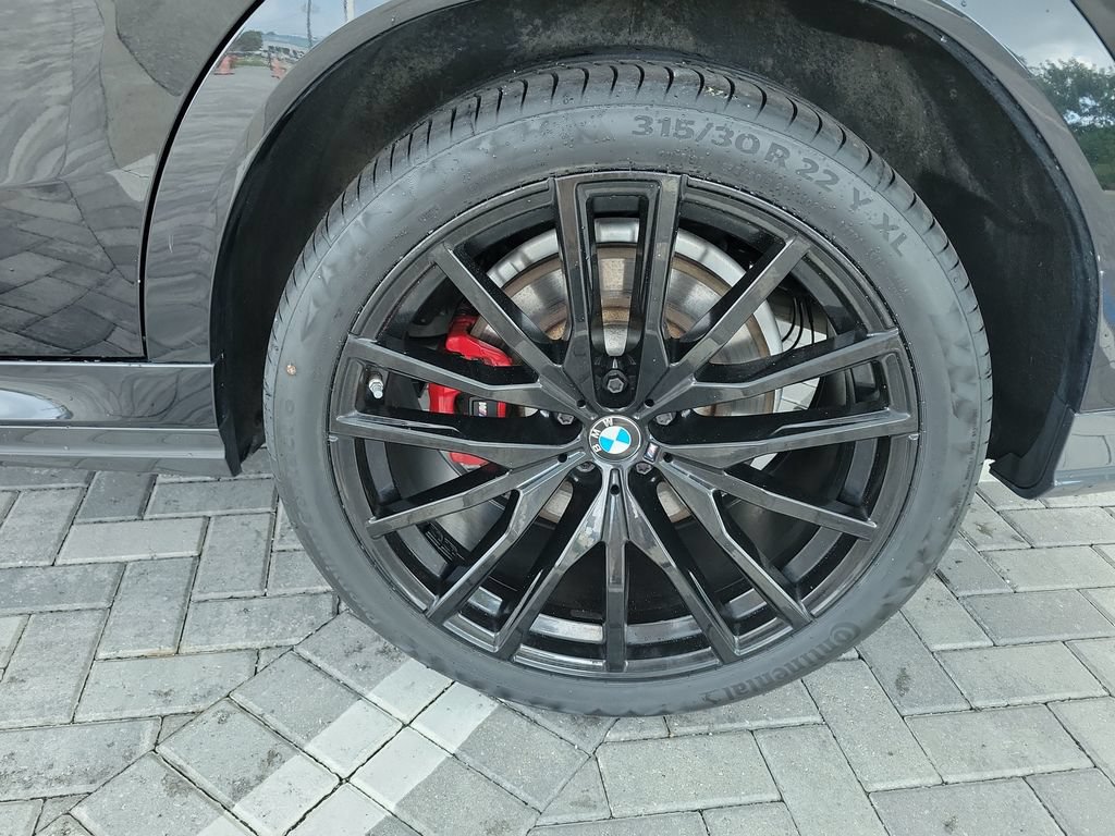 Used 2021 BMW X6 xDrive40i AWD/4WD image 14